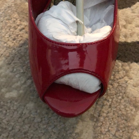 Shoes - Picture 4 of 5